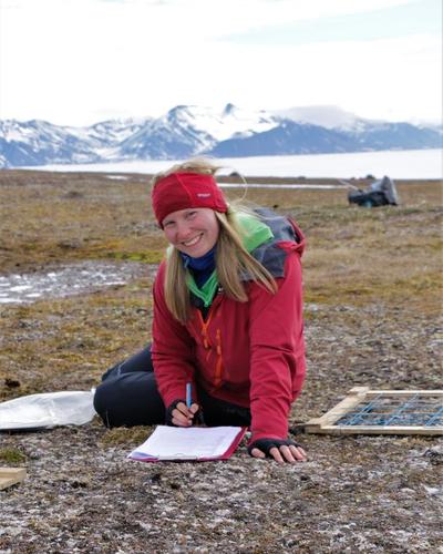 Lab group field meeting and mentorship setting